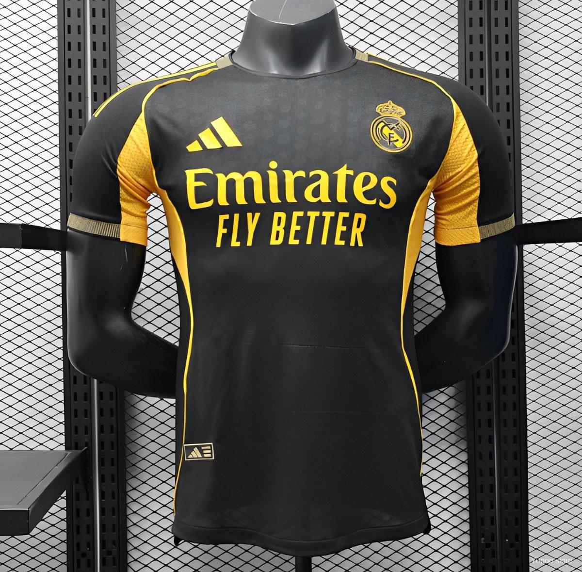 Player Version 25/26 Real Madrid Black with Gold Accents
